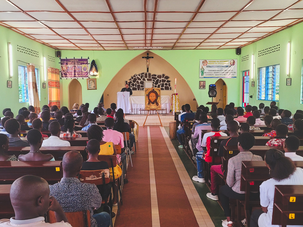 Pregàries de la Comunitat de Sant'Egidio pel papa Francesc a Àfrica, Àsia i Amèrica. Des de les perifèries del món, un signe d'afecte i d'unitat